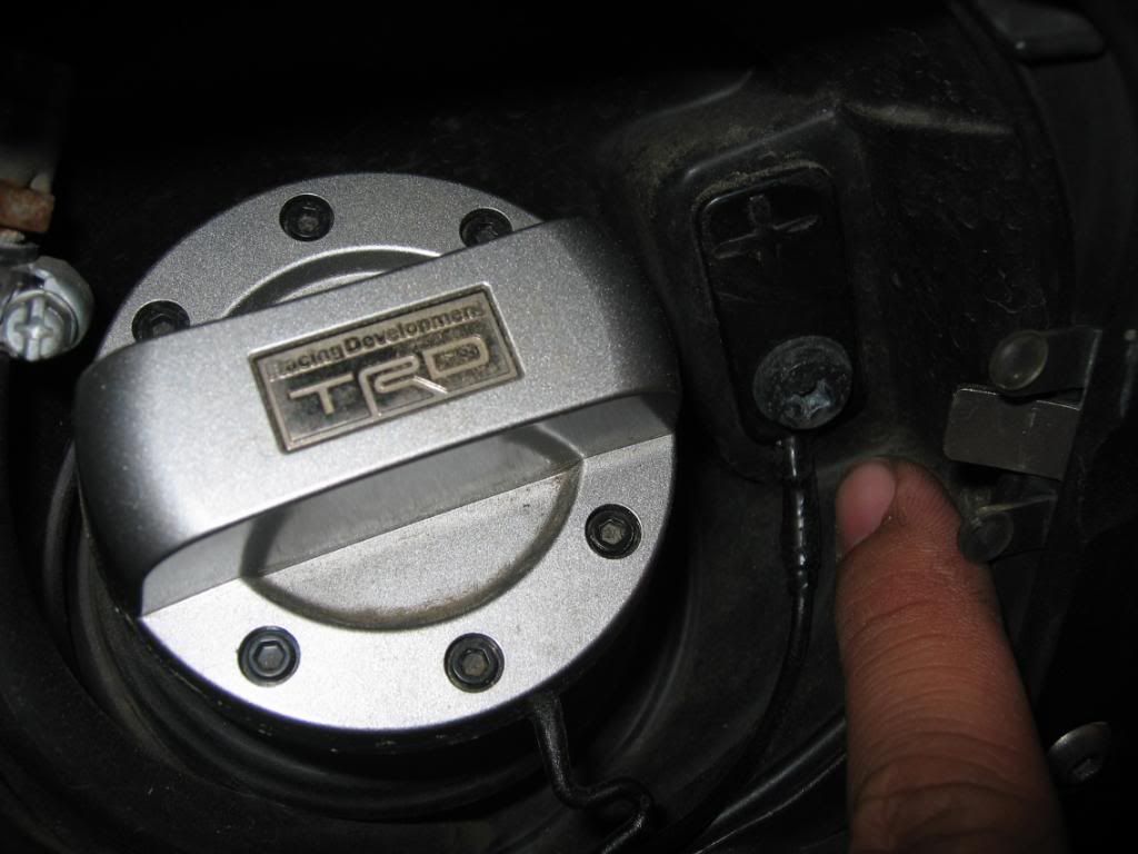 Locking fuel door or locking gas cap Page 2 Toyota FJ Cruiser Forum